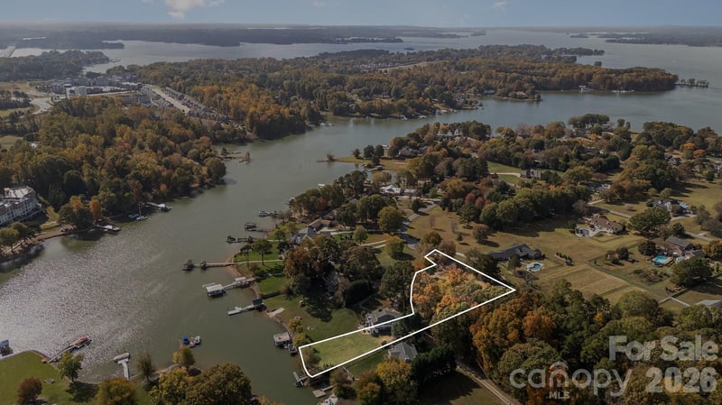 332 Queens Cove Rd, Mooresville, NC 28117