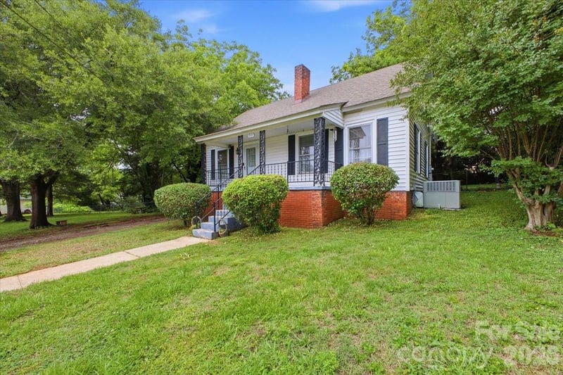 8512 Colgate Cir, Charlotte, NC 28214
