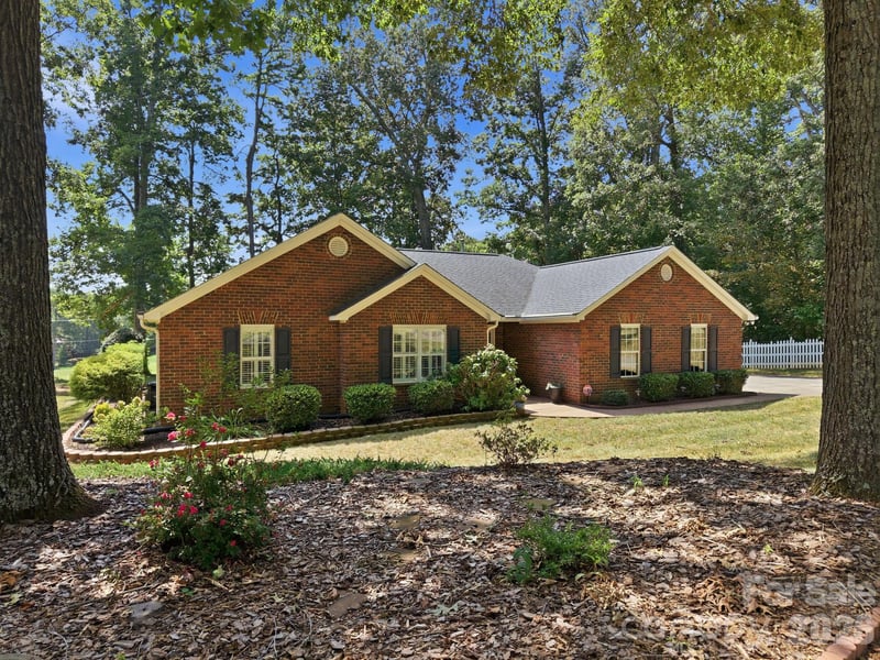 712 Wildwood Dr, Salisbury, NC 28146