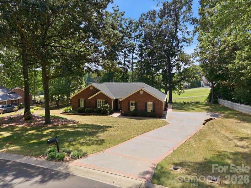 712 Wildwood Dr, Salisbury, NC 28146