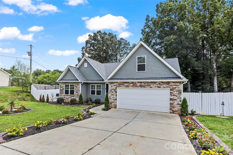 4049 Fincher Rd, Matthews, NC 28104