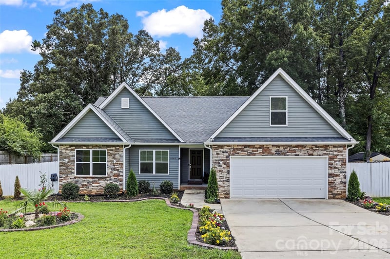 4049 Fincher Rd, Matthews, NC 28104