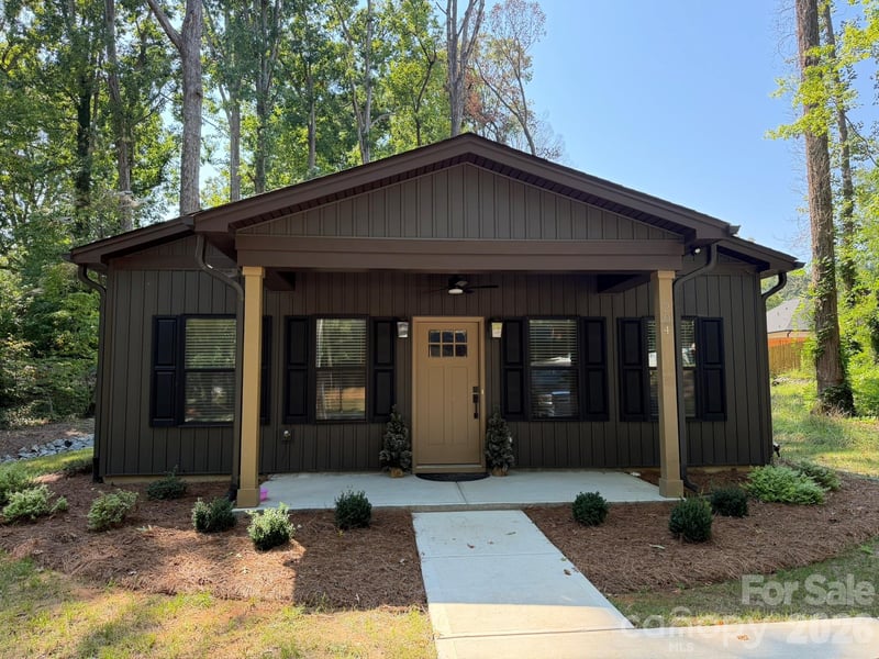 204 E Poplar St, Stanley, NC 28164