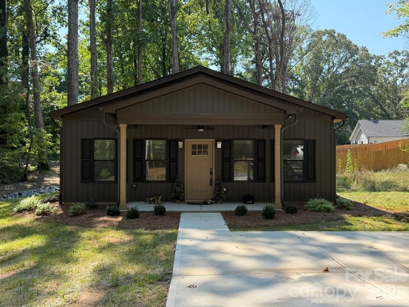 204 E Poplar St, Stanley, NC 28164