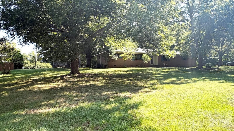 1515 Pleasant Plains Rd, Matthews, NC 28105