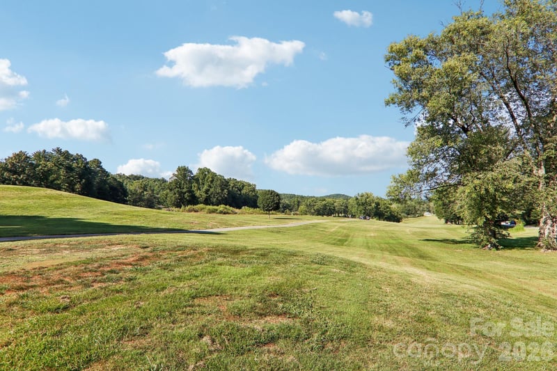 18 Foxmoor Ct, Etowah, NC 28729