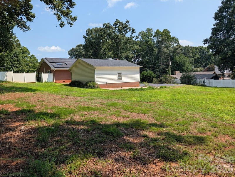 220 Augusta Dr, Statesville, NC 28625