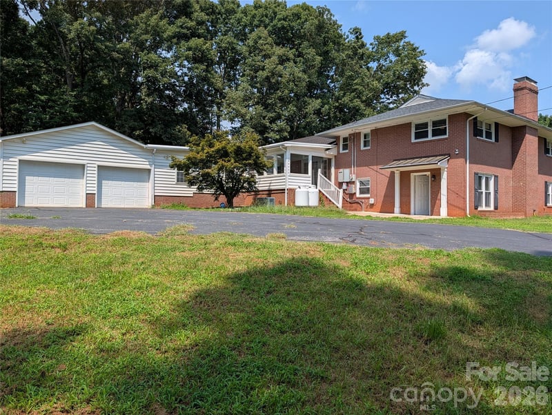 220 Augusta Dr, Statesville, NC 28625