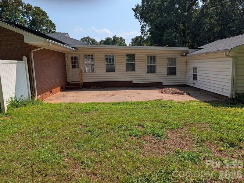 220 Augusta Dr, Statesville, NC 28625