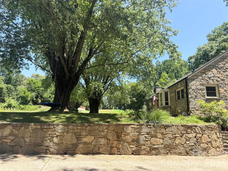 920 Sand Hill Rd, Asheville, NC 28806