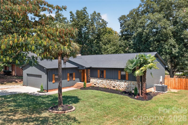 129 Mooreland Rd, Mooresville, NC 28117