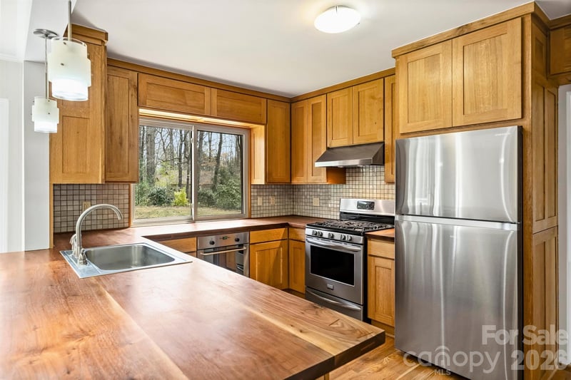 9436 Glen Brook Dr, Charlotte, NC 28215
