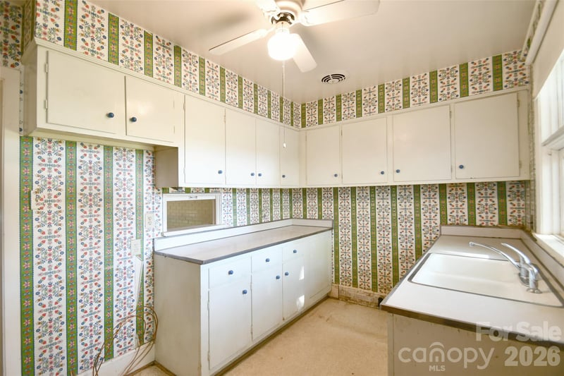 4547 Woodlark Ln, Charlotte, NC 28211