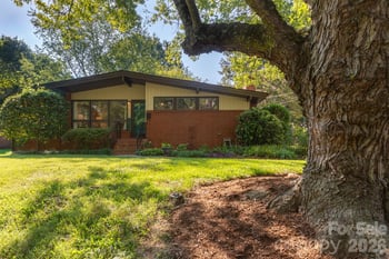 1526 Briarfield Dr, Charlotte, NC 28205