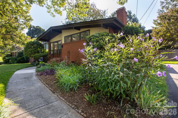 1526 Briarfield Dr, Charlotte, NC 28205