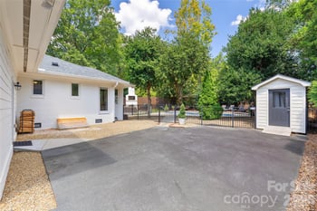 3615 Pickwick Ln, Charlotte, NC 28211