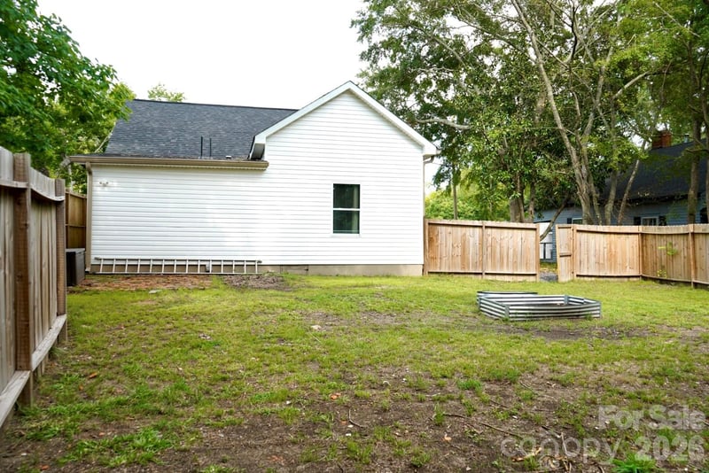 302 Cedar St, Lancaster, SC 29720