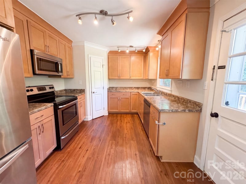 2154 Rosewood Dr, Rock Hill, SC 29732