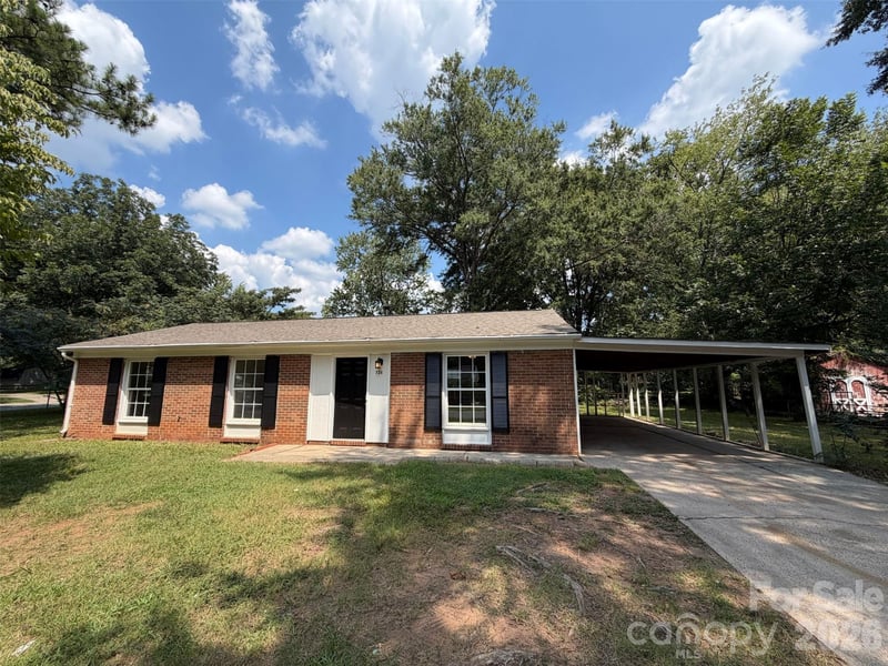 728 Milan Rd E, Charlotte, NC 28216
