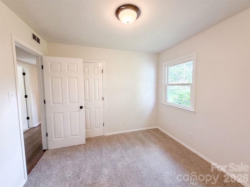 728 Milan Rd E, Charlotte, NC 28216