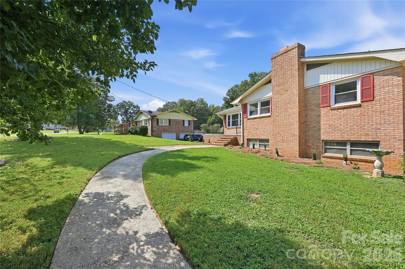 1014 Hoke St, Kannapolis, NC 28081