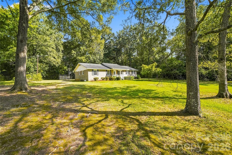 556 Oakhaven Dr, Lancaster, SC 29720