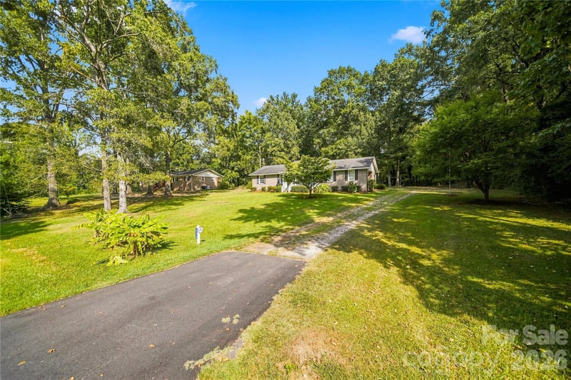 556 Oakhaven Dr, Lancaster, SC 29720