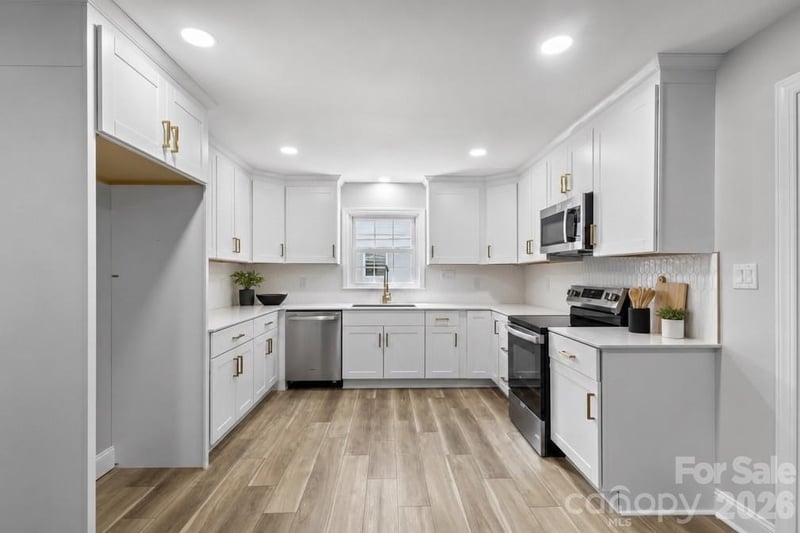 1539 Starbrook Dr, Charlotte, NC 28210