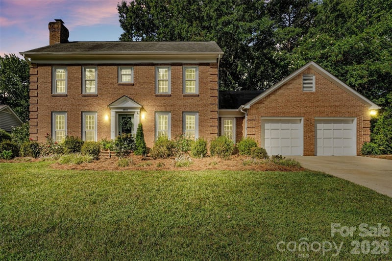 2010 Glendalough Ln, Matthews, NC 28105