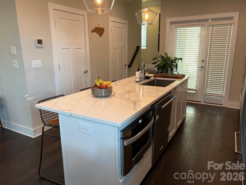 223 Uptown West Dr, Charlotte, NC 28208