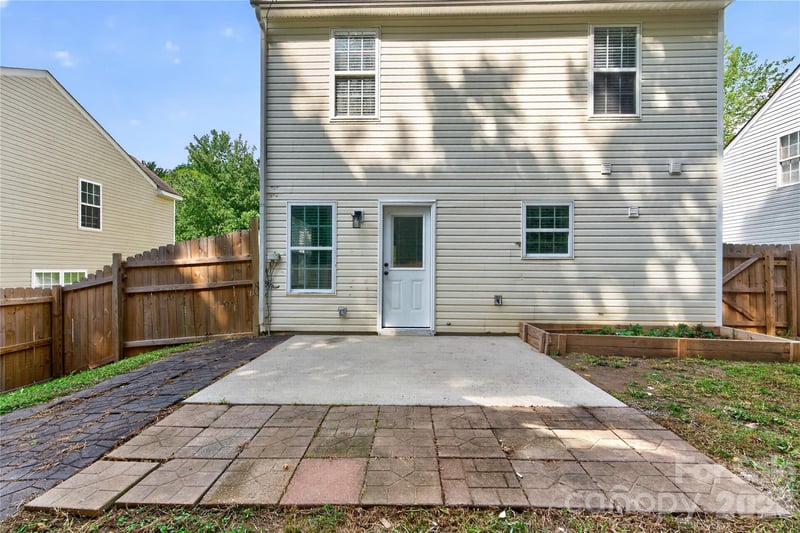 1428 Griers Grove Rd, Charlotte, NC 28216