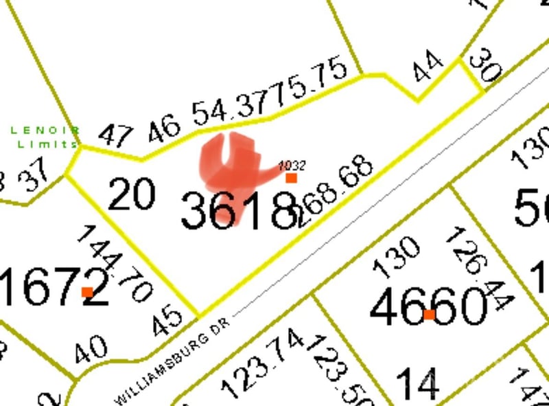 1032 Williamsburg Dr, Lenoir, NC 28645