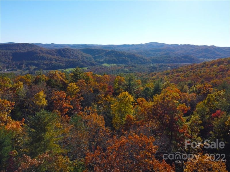 000 Emma Bri Ln #F9, Hendersonville, NC 28739