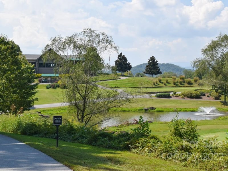 90 Mountain Crest Dr #30, Hendersonville, NC 28739