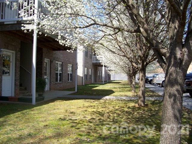 119 Boone Ridge Dr, Burnsville, NC 28714