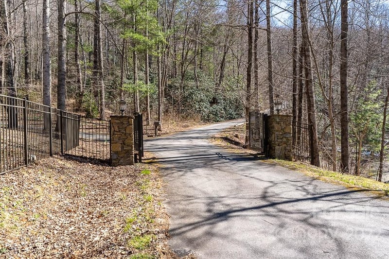 99999 Bartlett Mountain Rd #11A, Asheville, NC 28805