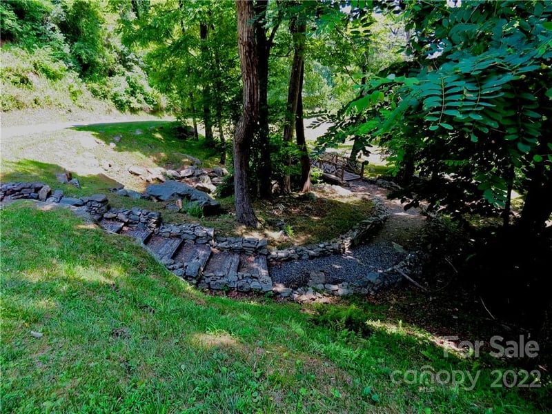 492 Freemont Dr #77, Leicester, NC 28748