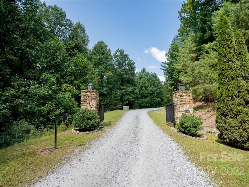 00 Summit Landing Dr #3, Zirconia, NC 28790
