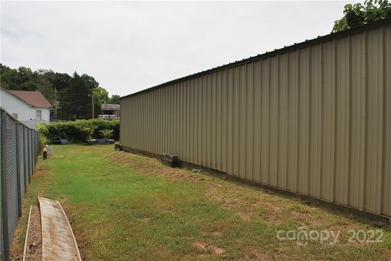 204 Oakland Ave, Statesville, NC 28677