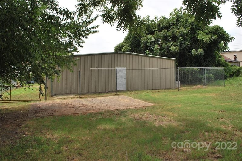 204 Oakland Ave, Statesville, NC 28677