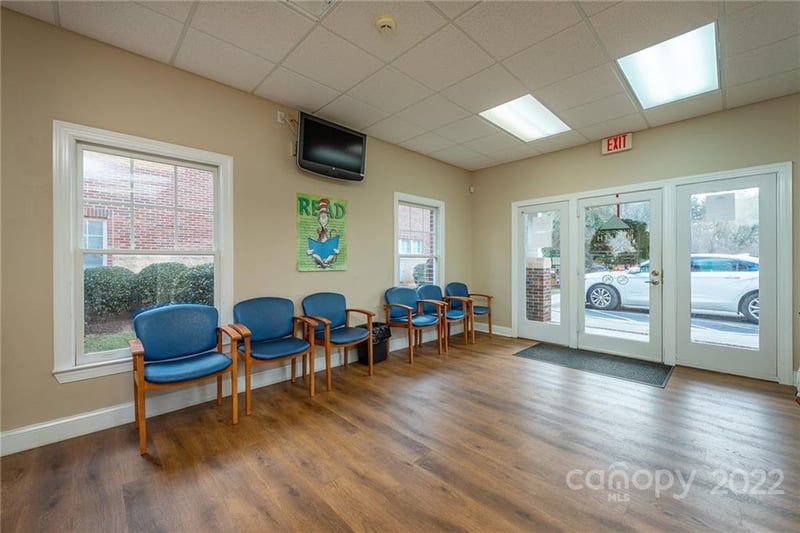 110 A Chadwick Square Ct, Hendersonville, NC 28739
