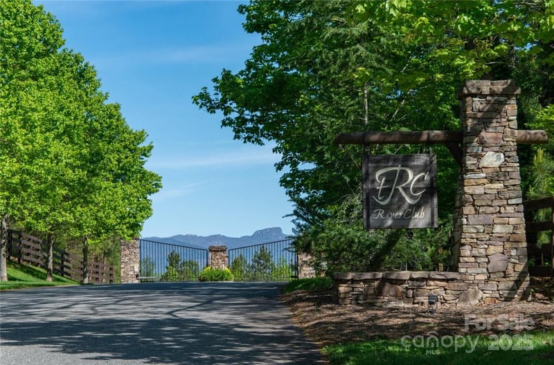 2040 River Bend Ln, Morganton, NC 28655