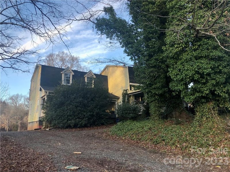 605 Dallas Stanley Hw, Dallas, NC 28034