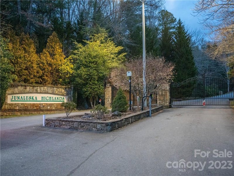 Valhalla Cv #2, Waynesville, NC 28785