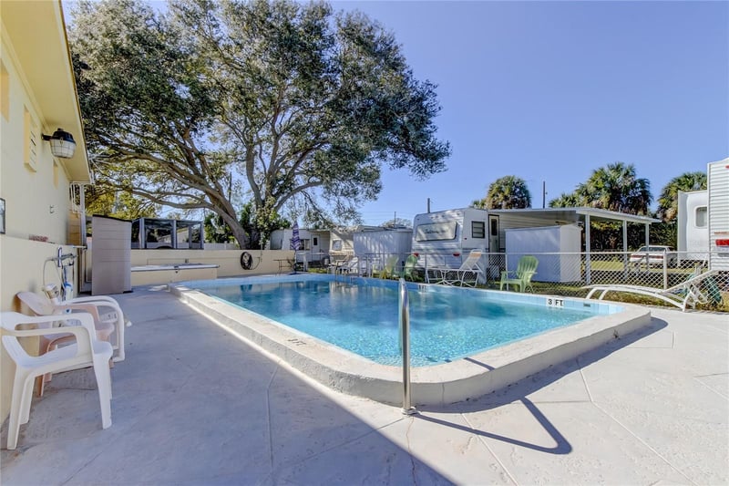 4776 66th Ln #12, St Petersburg, FL 33709