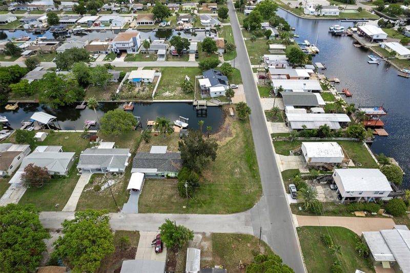 Lisa Dr, Hudson, FL 34667