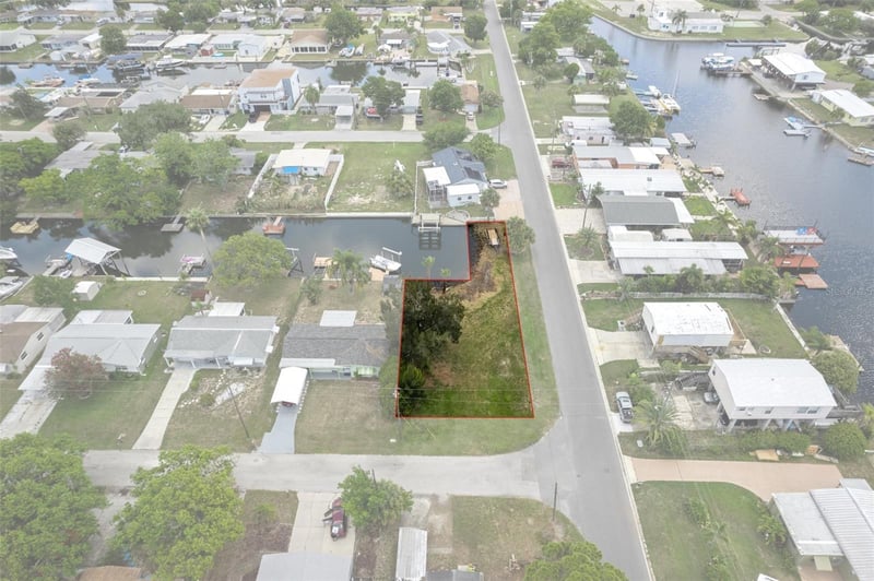 Lisa Dr, Hudson, FL 34667