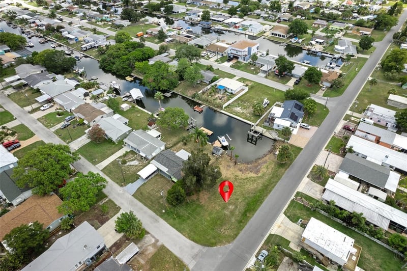 Lisa Dr, Hudson, FL 34667