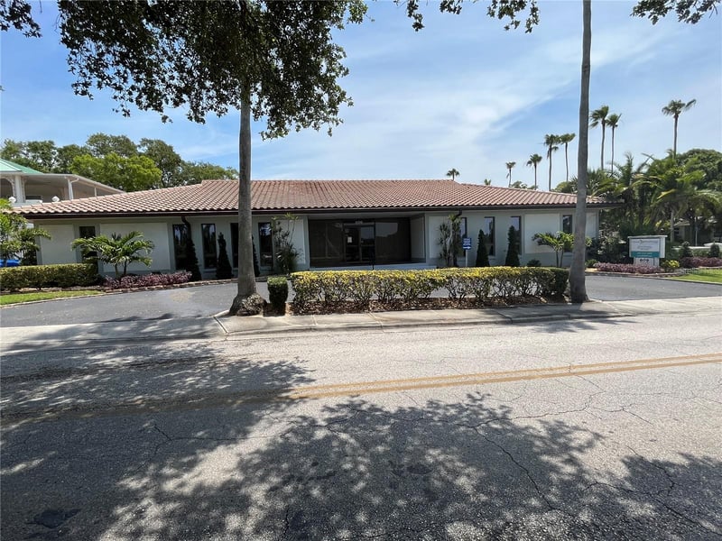 609 Indian Rocks Rd, Belleair, FL 33756