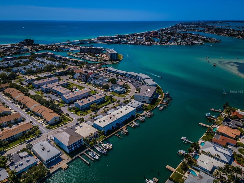 12305 3rd St #2, Treasure Island, FL 33706